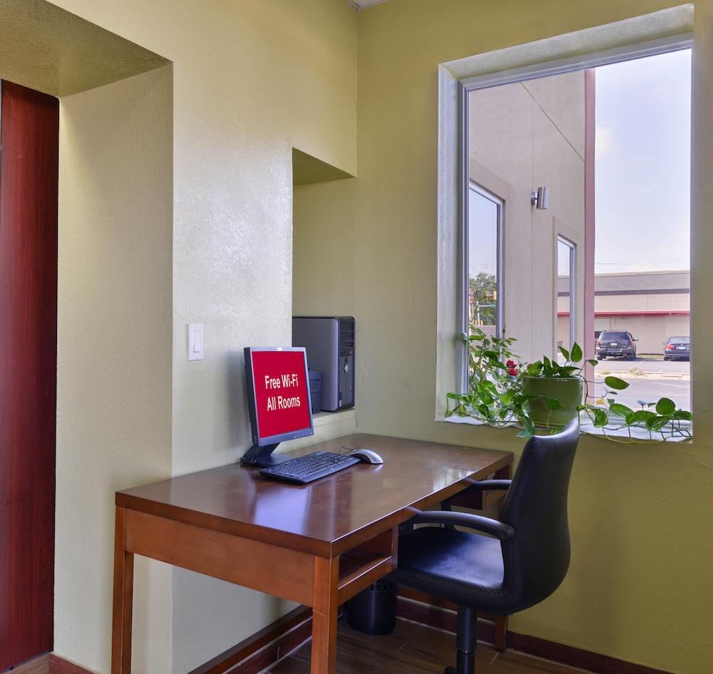 Red Roof Inn Chambersburg Extérieur photo
